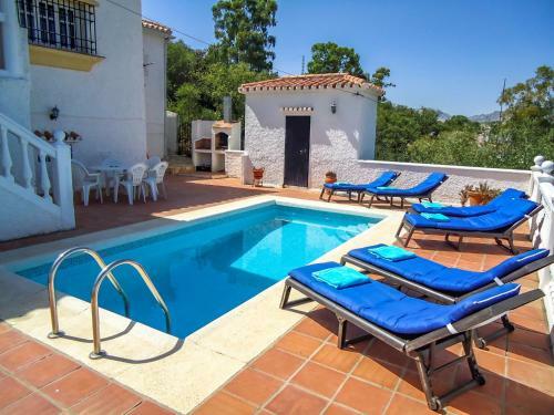 Villa Almog�a