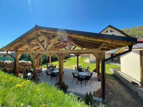 Hostal Gama Restaurant Cazare