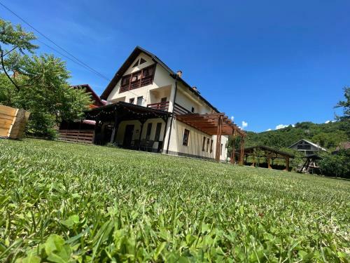 Hostal Gama Restaurant Cazare