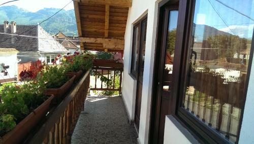 Hostal Casa Piatra Craiului