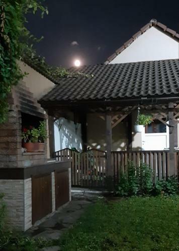 Casa Nicoladis