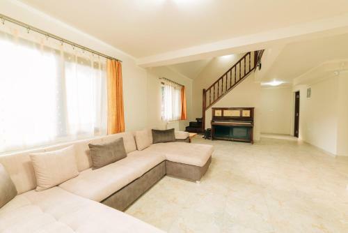 Villa Gold House