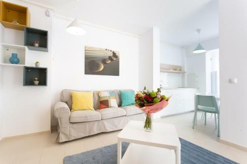 Rare Find 3-room Apartment In Olimp