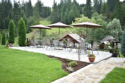 Lodge Clematis House