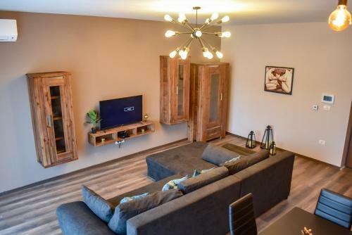 Wood Central Apartment
