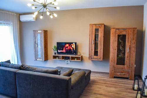 Wood Central Apartment