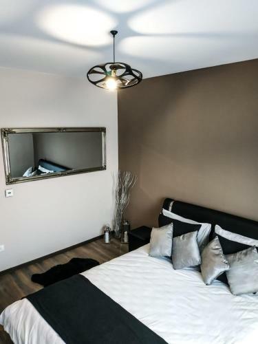 Wood Central Apartment