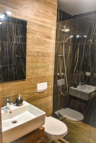 Wood Central Apartment