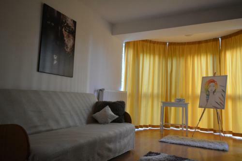 M@d Apartment