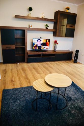 Modern Apartment Just Near Center I10
