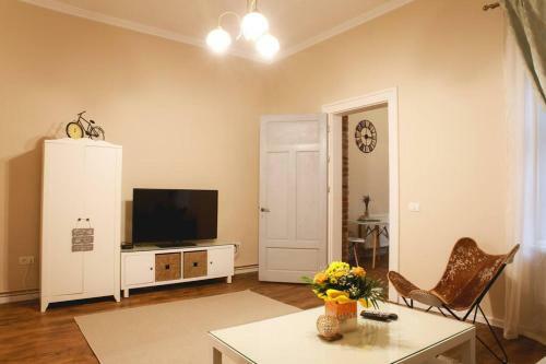 Charming Apartment In Historical City Center