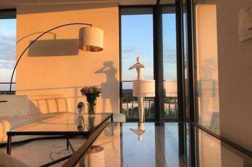 Apartamento Donna Alba Seaview Penthouse, Casa Ta de Pe Plaj?
