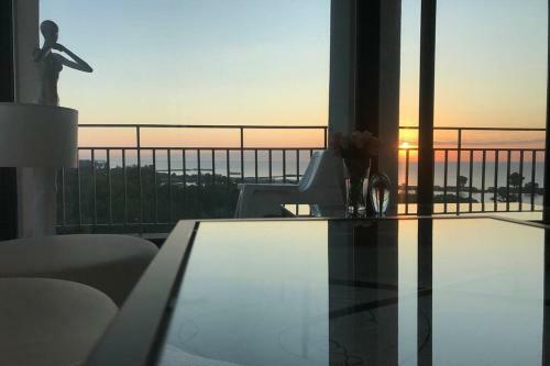 Apartamento Donna Alba Seaview Penthouse, Casa Ta de Pe Plaj?