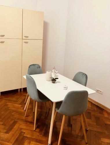 Ultra-central Modern And New Apartment