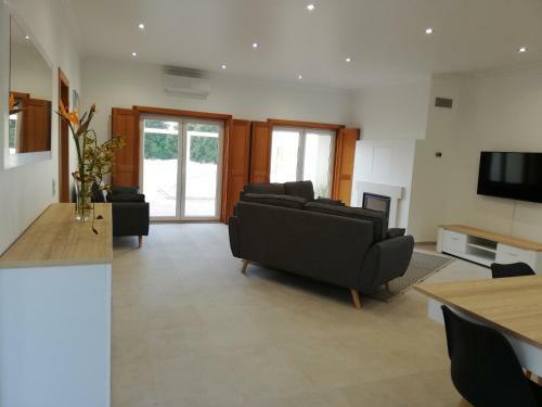 The Fox Farm House - Full Private Property With Heated & Covered Pool