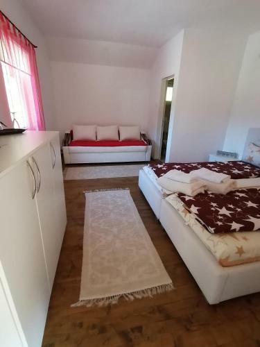 Hostal Pensiunea Izabel