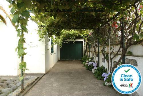 Mosteiros Vineyard House