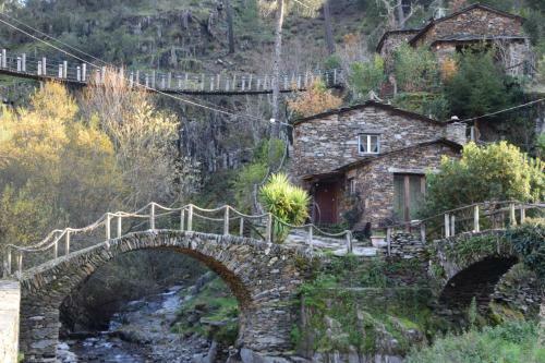 B&B En Glamping Quinta Do Rio Alva