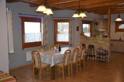 Hostal Ivoi Magasbukki Vendeghaz
