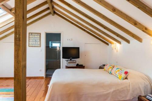 Sintra ? Banz�o House With Swimming Pool