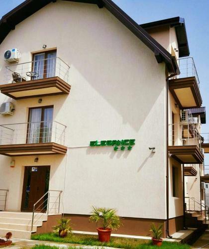 Hostal Elegance