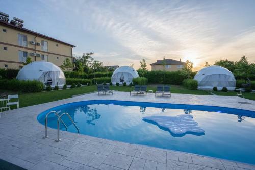 Seagloo Glamping - Adults Only