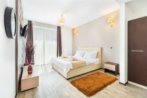 Art Gallery Apartment In Silver Mountain