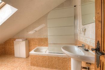Hostal Posada De Ajo