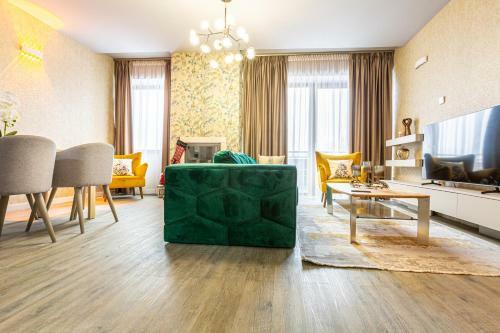 Kron Luxury 2 Bedroom Apartment In Silver Mountain