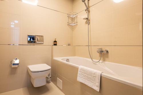 Kron Luxury 2 Bedroom Apartment In Silver Mountain