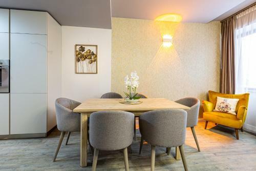 Kron Luxury 2 Bedroom Apartment In Silver Mountain