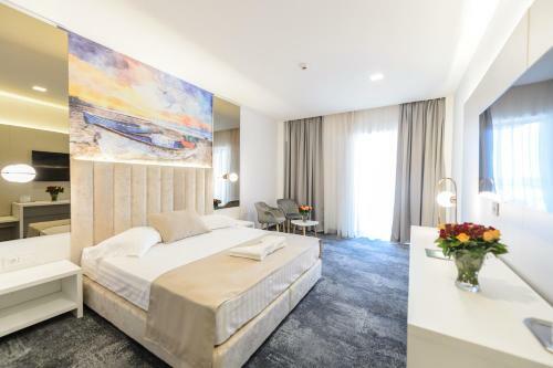 Mirage Beach Spa Hotel
