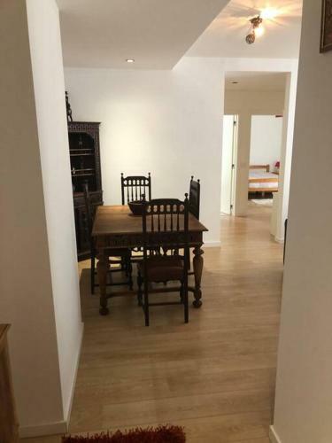 Apartment In Front Of Oeiras Beach With Pool