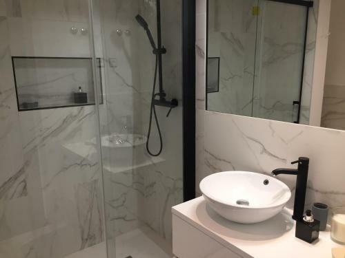 5 Stars Apartment At Oeiras - Lisbon - 2 Bedrooms