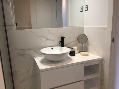 5 Stars Apartment At Oeiras - Lisbon - 2 Bedrooms