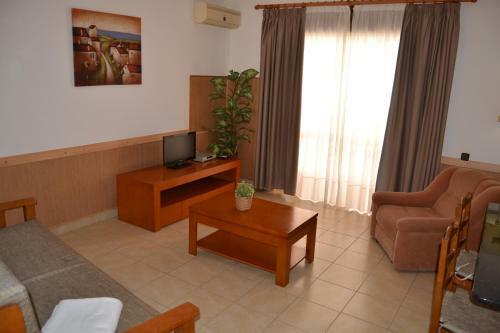Apartamento T1 (2-4 Per.)com Piscina, Perto Da Praia