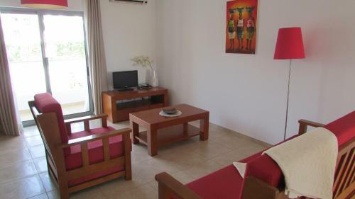 Apartamento T1 (2-4 Per.)com Piscina, Perto Da Praia