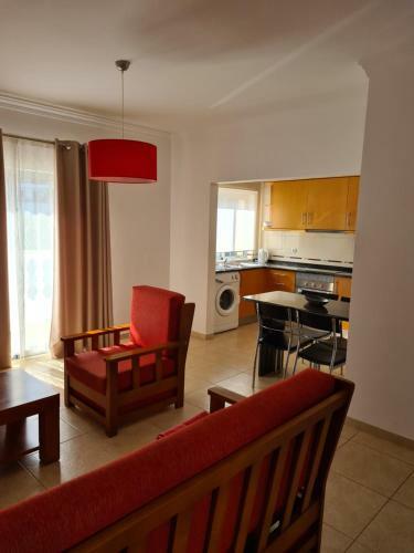 Apartamento T1 (2-4 Per.)com Piscina, Perto Da Praia