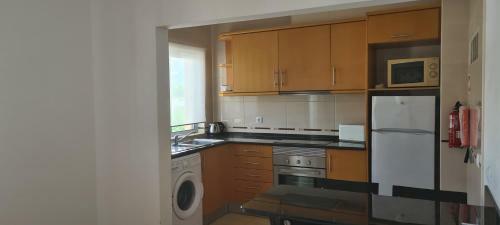 Apartamento T1 (2-4 Per.)com Piscina, Perto Da Praia