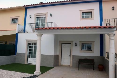 Casa Do Rio De �bidos