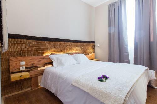 Bed & Breakfast Feel At Home Guest House