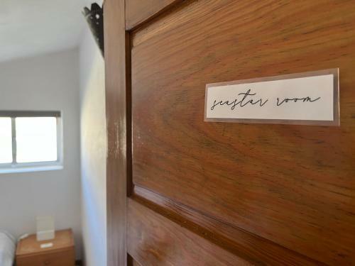 Hostal Coral Seaside Rooms