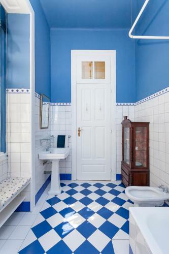 Hostal Vintage Balcony Guesthouse