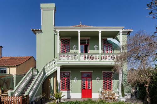 Hostal Vintage Balcony Guesthouse