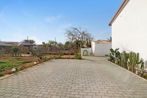 Adelino Guest House