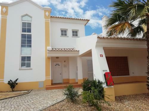 Villa Casa Dona In�s - Gal� (Albufeira) By Fhr