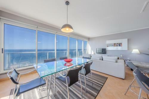 Charming Apartment On The Beach