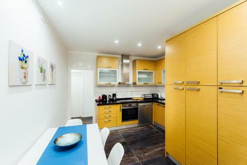 Apartamento T4 Lu�s