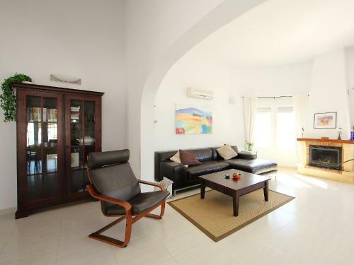 Holiday Home Casa Dali Pego