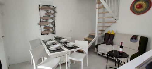 Nazar� Historic Beach House-1 Minute To The Beach
